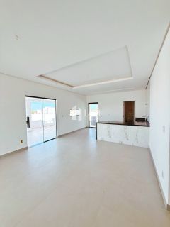 Casa com 3 suítes no Condomínio Village Cajueiro