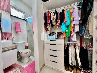 Casa no Condomínio Monte Olimpo com 4 quartos 4 suítes no bairro Sapiranga em Fortaleza