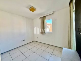 Casa no Condomínio Évora com 3 quartos 3 suítes no bairro Sapiranga em Fortaleza
