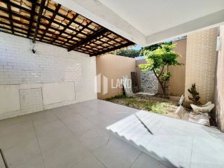 Casa no Condomínio Évora com 3 quartos 3 suítes no bairro Sapiranga em Fortaleza