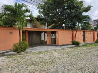 Casa com 4 quartos 4 suítes 6 vagas de gareem no bairro Engenheiro Luciano Cavalcante