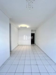 Apartamento térreo à venda no Bairro dos Noivos