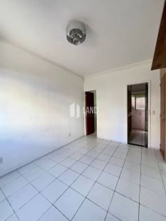 Apartamento térreo à venda no Bairro dos Noivos