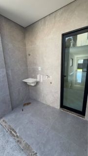Casa com 3 quartos 3 suítes no bairro Edson Queiroz em Fortaleza