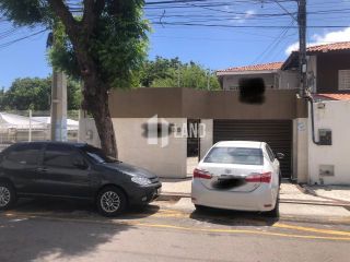 Casa Duplex para fins comerciais para vender no bairro Engenheiro Luciano Cavalcante, em frente ao Ministério Público e a UNIMED infantil, com 7 cômodos, 7 banheiros, 1 copa, 6 vagas - 134m² (área construída) - 230m² (terreno) - R$ 735.000 - Fortaleza/CE