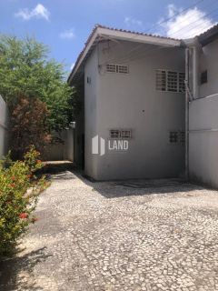Casa Duplex para fins comerciais para vender no bairro Engenheiro Luciano Cavalcante, em frente ao Ministério Público e a UNIMED infantil, com 7 cômodos, 7 banheiros, 1 copa, 6 vagas - 134m² (área construída) - 230m² (terreno) - R$ 735.000 - Fortaleza/CE