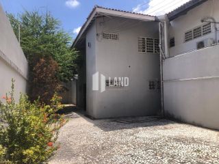Casa Duplex para fins comerciais para vender no bairro Engenheiro Luciano Cavalcante, em frente ao Ministério Público e a UNIMED infantil, com 7 cômodos, 7 banheiros, 1 copa, 6 vagas - 134m² (área construída) - 230m² (terreno) - R$ 735.000 - Fortaleza/CE