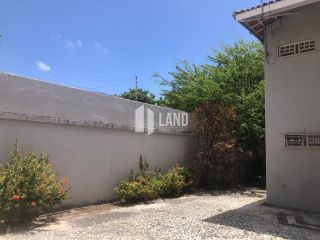 Casa Duplex para fins comerciais para vender no bairro Engenheiro Luciano Cavalcante, em frente ao Ministério Público e a UNIMED infantil, com 7 cômodos, 7 banheiros, 1 copa, 6 vagas - 134m² (área construída) - 230m² (terreno) - R$ 735.000 - Fortaleza/CE