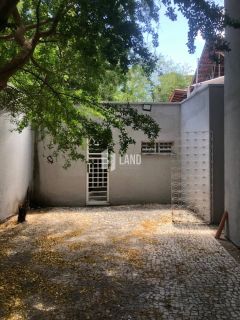 Casa Duplex para fins comerciais para vender no bairro Engenheiro Luciano Cavalcante, em frente ao Ministério Público e a UNIMED infantil, com 7 cômodos, 7 banheiros, 1 copa, 6 vagas - 134m² (área construída) - 230m² (terreno) - R$ 735.000 - Fortaleza/CE