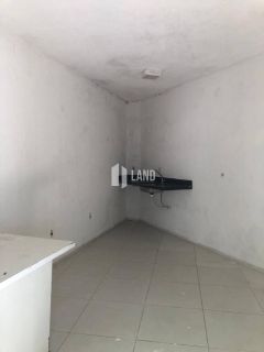 Casa Duplex para fins comerciais para vender no bairro Engenheiro Luciano Cavalcante, em frente ao Ministério Público e a UNIMED infantil, com 7 cômodos, 7 banheiros, 1 copa, 6 vagas - 134m² (área construída) - 230m² (terreno) - R$ 735.000 - Fortaleza/CE