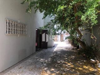Casa Duplex para fins comerciais para vender no bairro Engenheiro Luciano Cavalcante, em frente ao Ministério Público e a UNIMED infantil, com 7 cômodos, 7 banheiros, 1 copa, 6 vagas - 134m² (área construída) - 230m² (terreno) - R$ 735.000 - Fortaleza/CE