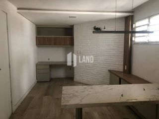 Casa Duplex para fins comerciais para vender no bairro Engenheiro Luciano Cavalcante, em frente ao Ministério Público e a UNIMED infantil, com 7 cômodos, 7 banheiros, 1 copa, 6 vagas - 134m² (área construída) - 230m² (terreno) - R$ 735.000 - Fortaleza/CE