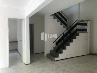 Casa Duplex para fins comerciais para vender no bairro Engenheiro Luciano Cavalcante, em frente ao Ministério Público e a UNIMED infantil, com 7 cômodos, 7 banheiros, 1 copa, 6 vagas - 134m² (área construída) - 230m² (terreno) - R$ 735.000 - Fortaleza/CE