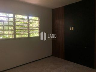 Casa Duplex para fins comerciais para vender no bairro Engenheiro Luciano Cavalcante, em frente ao Ministério Público e a UNIMED infantil, com 7 cômodos, 7 banheiros, 1 copa, 6 vagas - 134m² (área construída) - 230m² (terreno) - R$ 735.000 - Fortaleza/CE
