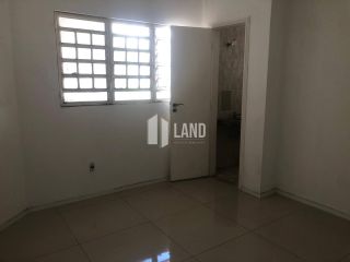Casa Duplex para fins comerciais para vender no bairro Engenheiro Luciano Cavalcante, em frente ao Ministério Público e a UNIMED infantil, com 7 cômodos, 7 banheiros, 1 copa, 6 vagas - 134m² (área construída) - 230m² (terreno) - R$ 735.000 - Fortaleza/CE