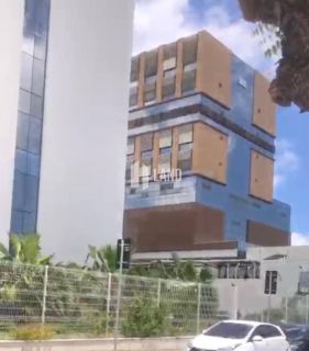 Casa Duplex para fins comerciais para vender no bairro Engenheiro Luciano Cavalcante, em frente ao Ministério Público e a UNIMED infantil, com 7 cômodos, 7 banheiros, 1 copa, 6 vagas - 134m² (área construída) - 230m² (terreno) - R$ 735.000 - Fortaleza/CE