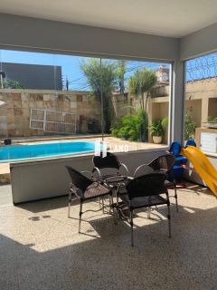 Casa Comercial por R$ 990.000,00