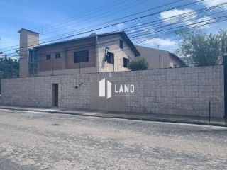 Casa Comercial por R$ 990.000,00