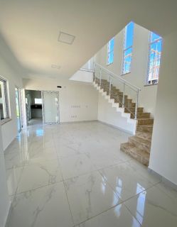 Casa duplex Cidade Alpha por R$ 1.150.000,00
