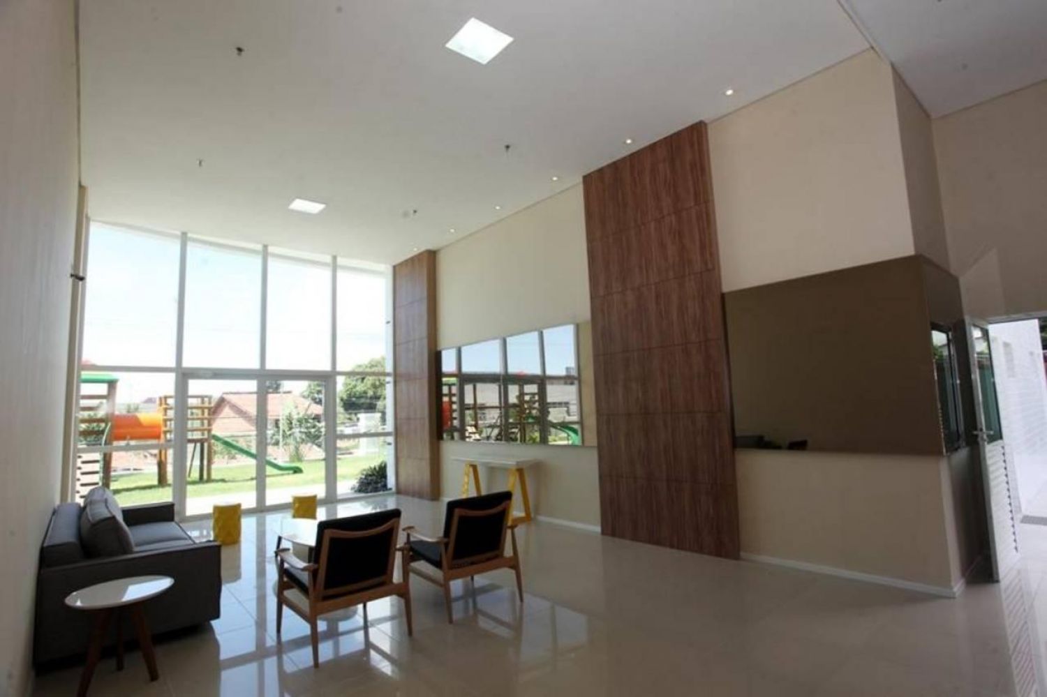 Apartamento Para Vender com 3 quartos 2 suítes no bairro Engenheiro Luciano Cavalcante em Fortaleza