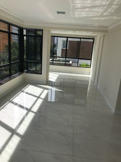 Apartamento à venda no Meirelles