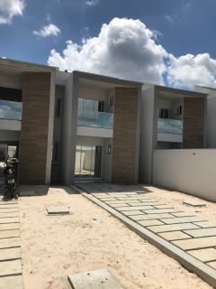 Casas duplex a venda no Eusébio
