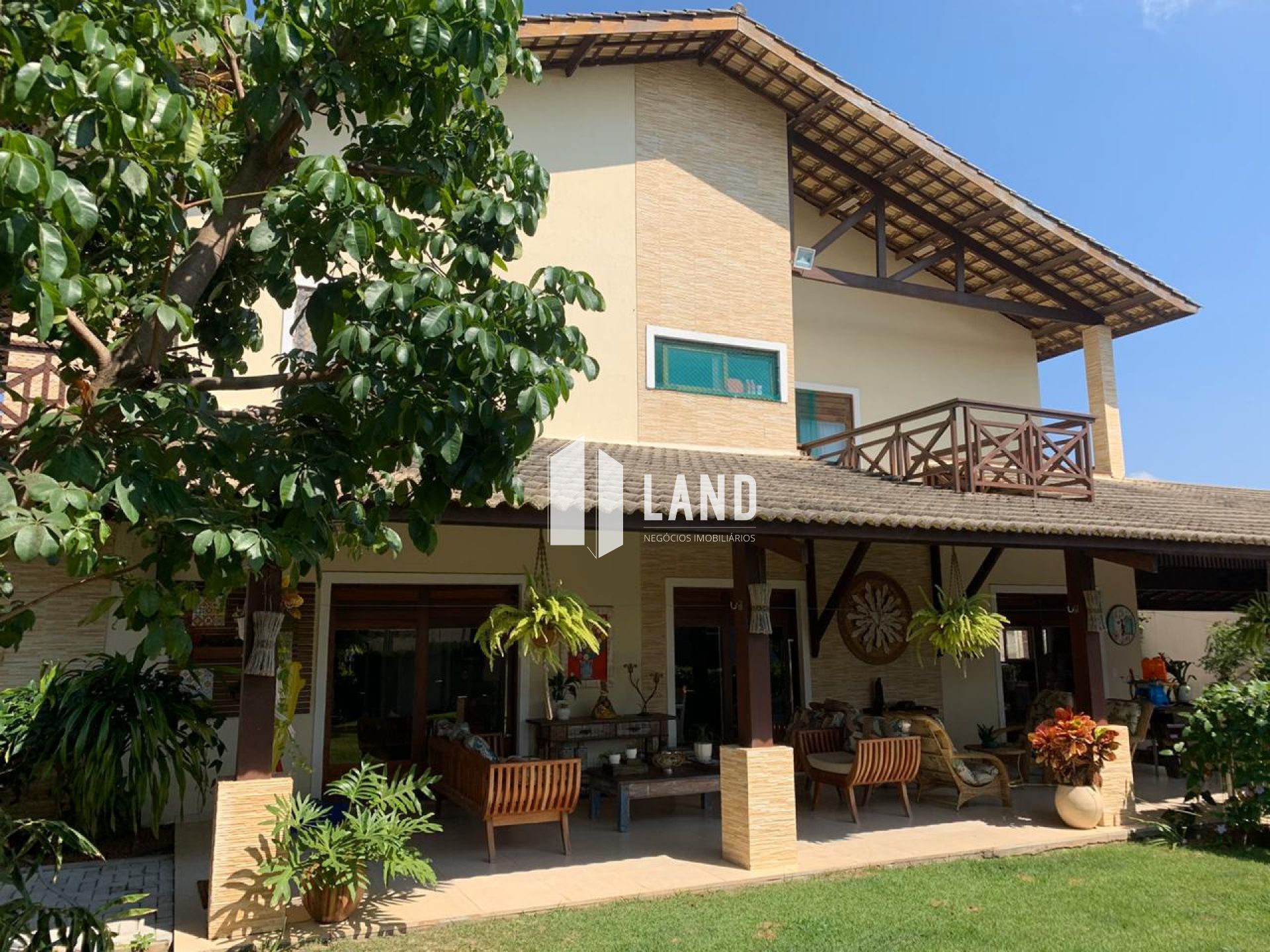 CASA DE ALTÍSSIMO PADRÃO EM CONDOMÍNIO NO EUSÉBIO POR - 1.890.000,00