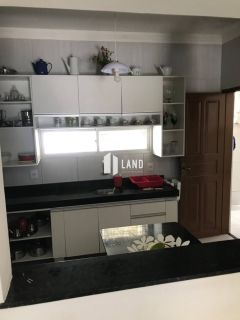 Casa a venda no bairro montese