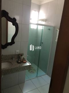 Casa a venda no bairro montese