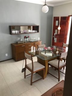 Casa a venda no bairro montese