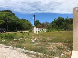 TERRENO (16,5 x 30) de esquina, a poucos metros da Lagoa da Precabura e da Rua Sorocaba, próximo a Av. Maestro Lisboa e a CE 010 a venda, com uma área de 495 m² por R$ 179.000, Precabura - Eusébio/CE