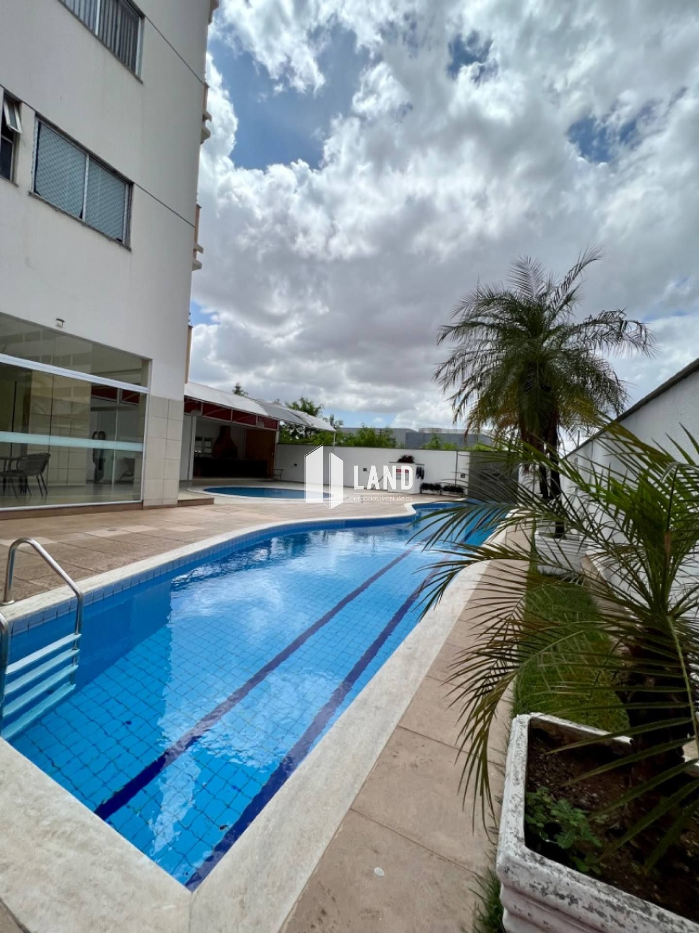 Oportunidade! Apartamento 04 quartos, 03 banheiros, Jóquei, Teresina -PI.