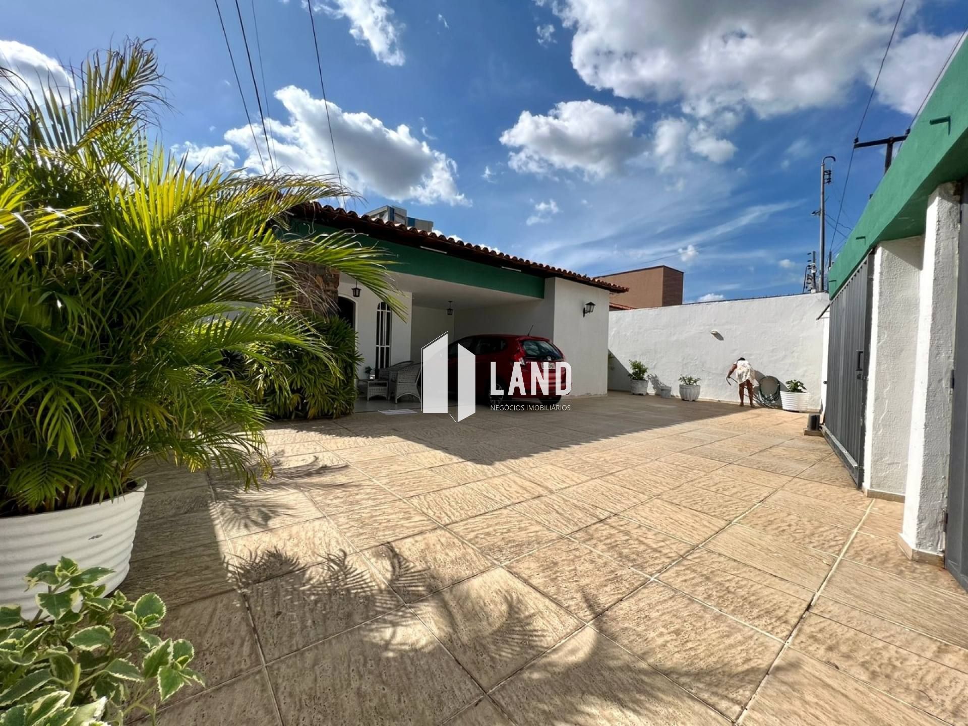 Casa com 4 quartos 2 suítes no bairro de Fátima - próxima a UFPI - Teresina - PI