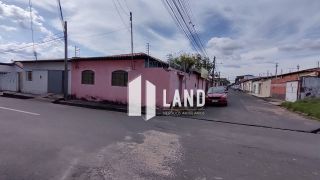 Casa de Esquina no Parque Piauí - Próximo ao Supermercado Ferreira