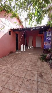 Casa de Esquina no Parque Piauí - Próximo ao Supermercado Ferreira