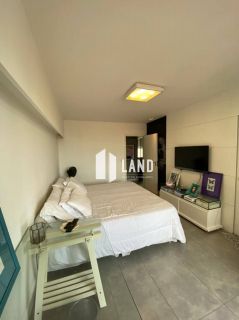 Apartamento no Meireles um por andar reformado!