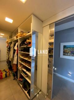 Apartamento no Meireles um por andar reformado!