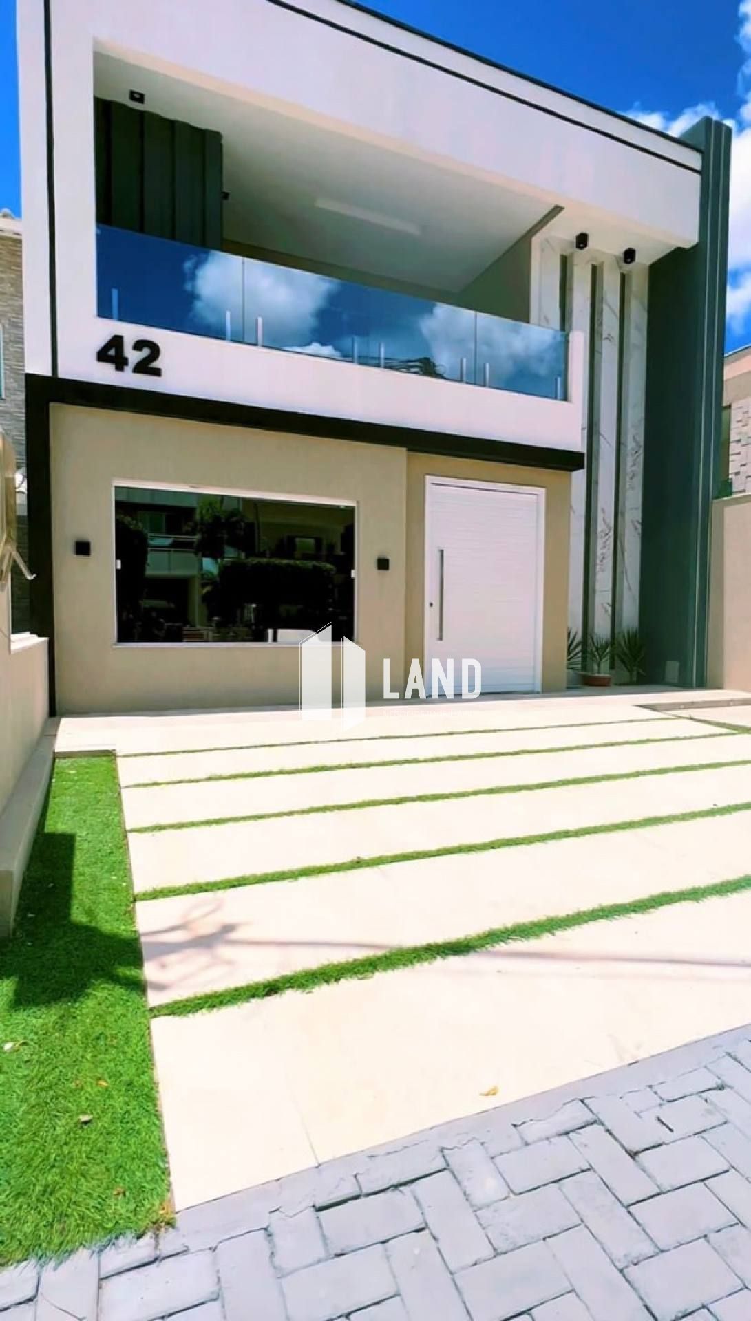 Casa de Condomínio Para Vender com 03 quartos 03 suítes no bairro Maraponga - Fortaleza em Fortaleza