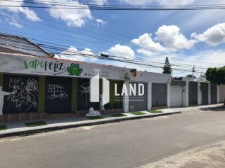 Casa Para Vender com 06 quartos 05 suítes no bairro Cidade dos Funcionarios em Fortaleza
