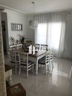 Casa Para Vender com 06 quartos 05 suítes no bairro Cidade dos Funcionarios em Fortaleza