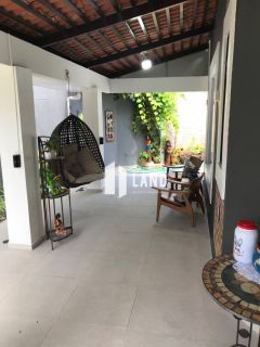 Casa Para Vender com 06 quartos 05 suítes no bairro Cidade dos Funcionarios em Fortaleza