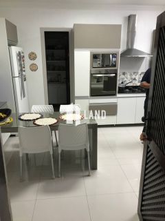 Casa Para Vender com 06 quartos 05 suítes no bairro Cidade dos Funcionarios em Fortaleza