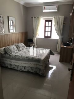 Casa Para Vender com 06 quartos 05 suítes no bairro Cidade dos Funcionarios em Fortaleza