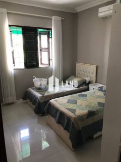 Casa Para Vender com 06 quartos 05 suítes no bairro Cidade dos Funcionarios em Fortaleza