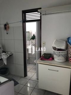 Casa Para Vender com 06 quartos 05 suítes no bairro Cidade dos Funcionarios em Fortaleza