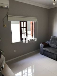 Casa Para Vender com 06 quartos 05 suítes no bairro Cidade dos Funcionarios em Fortaleza