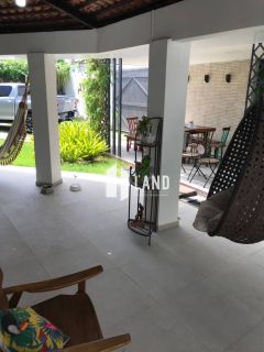 Casa Para Vender com 06 quartos 05 suítes no bairro Cidade dos Funcionarios em Fortaleza