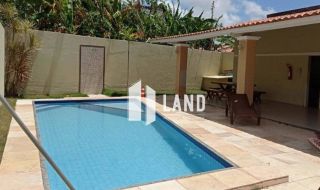 Casa em condomínio à venda na Lagoa Redonda 2 quartos, 2 suítes, 2 garagens com área de lazer, próximo a escolas, supermercados, farmácias e a 5 minutos da Avenida Washington Soares.