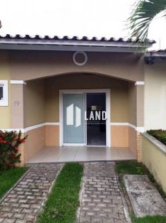 Casa em condomínio à venda na Lagoa Redonda 2 quartos, 2 suítes, 2 garagens com área de lazer, próximo a escolas, supermercados, farmácias e a 5 minutos da Avenida Washington Soares.