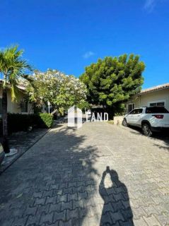 Casa em condomínio à venda na Lagoa Redonda 2 quartos, 2 suítes, 2 garagens com área de lazer, próximo a escolas, supermercados, farmácias e a 5 minutos da Avenida Washington Soares.